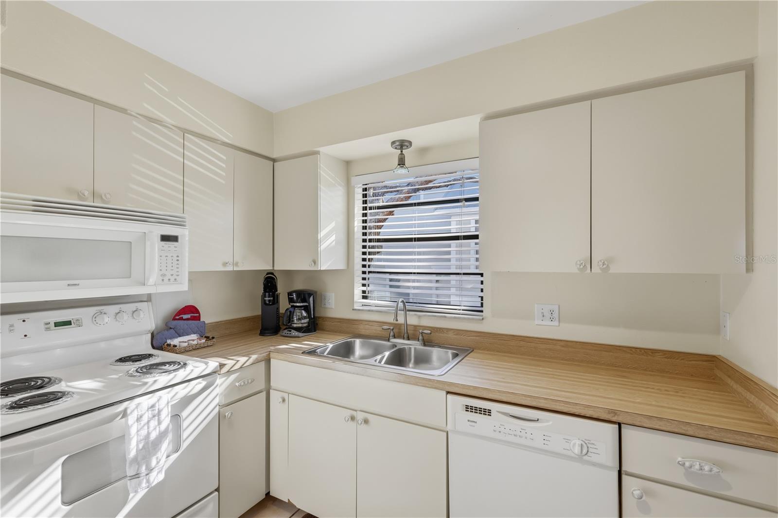 Image 11 of 41 For 117 Neptune Lane