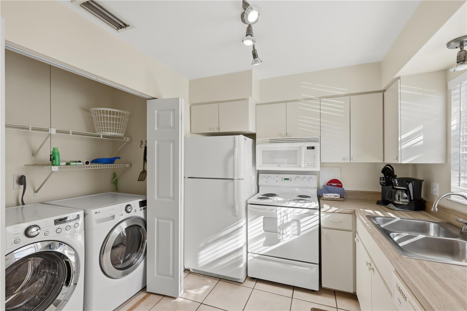 Image 9 of 41 For 117 Neptune Lane