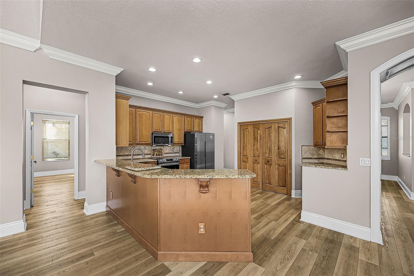 Listing photo id 9 for 2808 Duncan Tree Circle