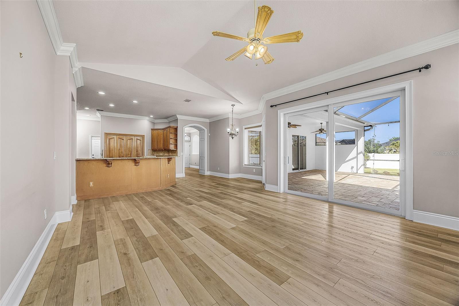 Listing photo id 11 for 2808 Duncan Tree Circle