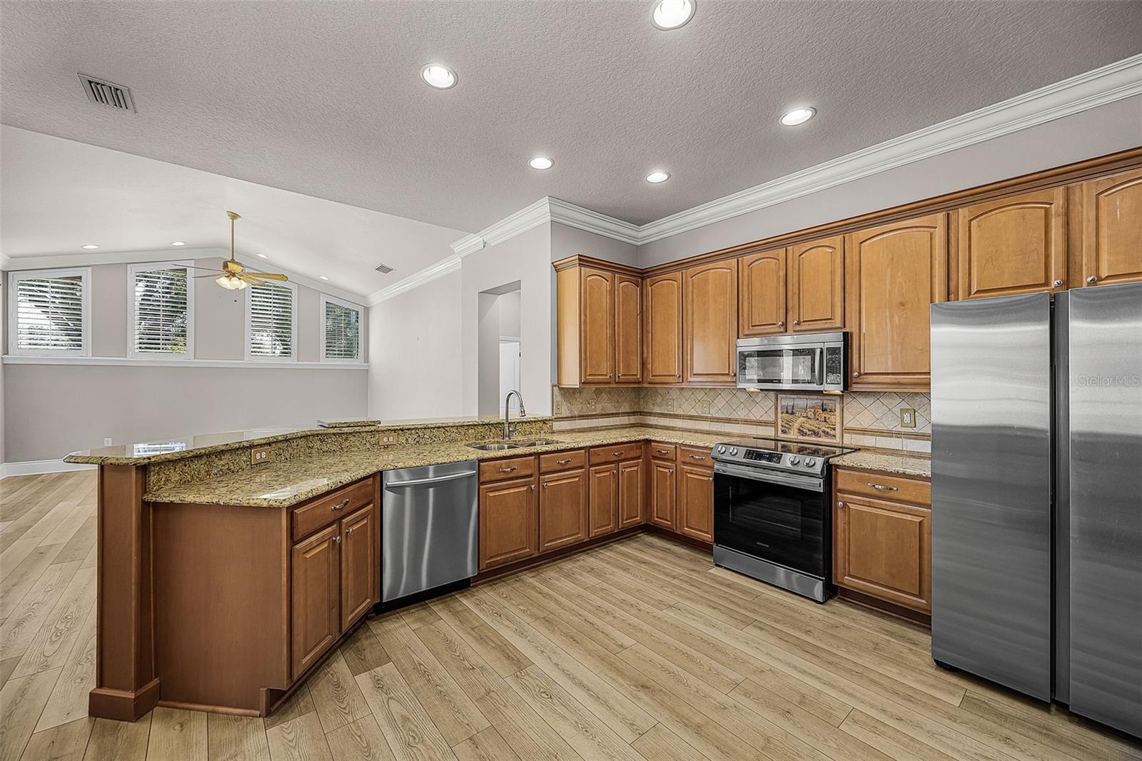 Listing photo id 14 for 2808 Duncan Tree Circle