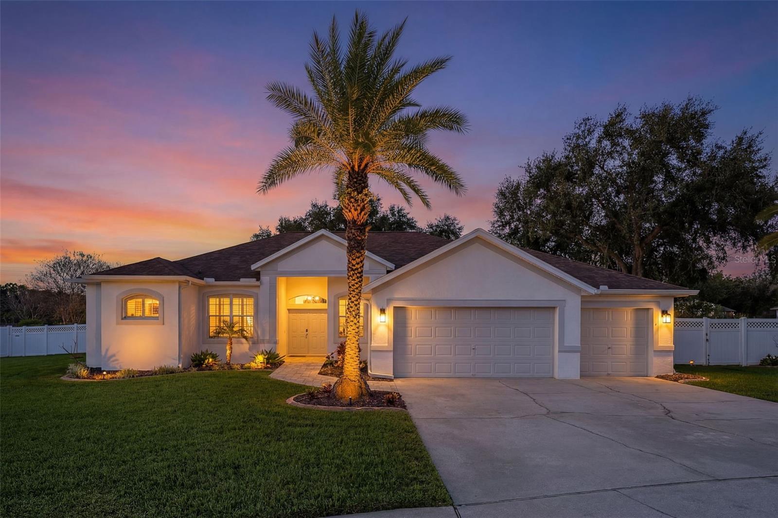 Listing photo id 0 for 2808 Duncan Tree Circle