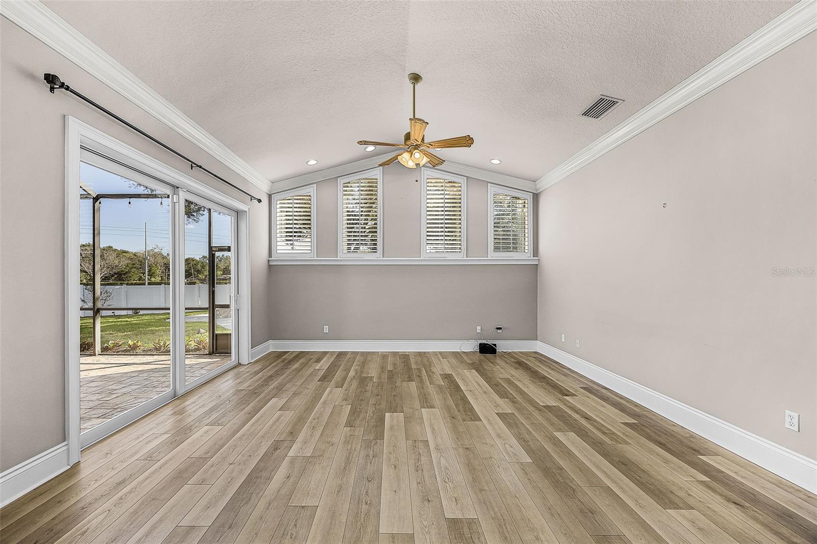 Listing photo id 19 for 2808 Duncan Tree Circle