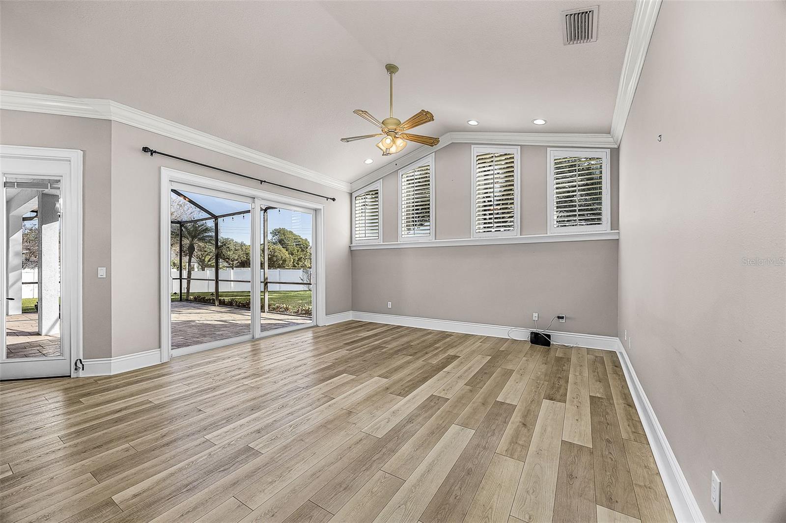 Listing photo id 20 for 2808 Duncan Tree Circle