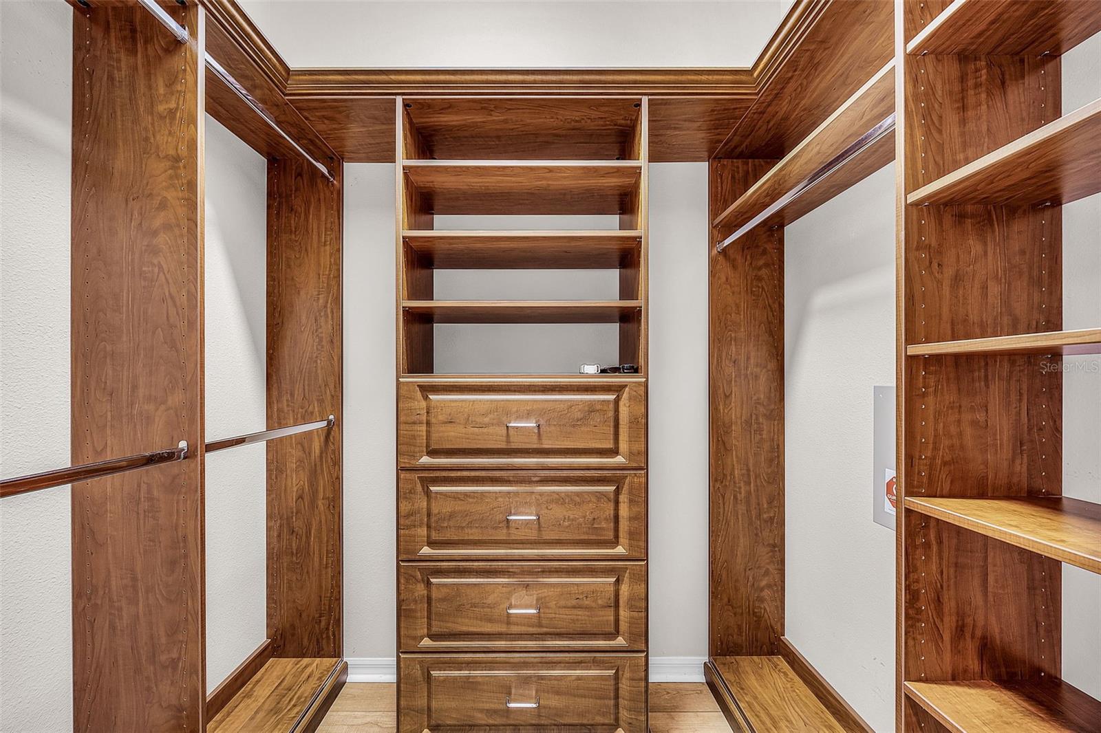 Listing photo id 26 for 2808 Duncan Tree Circle