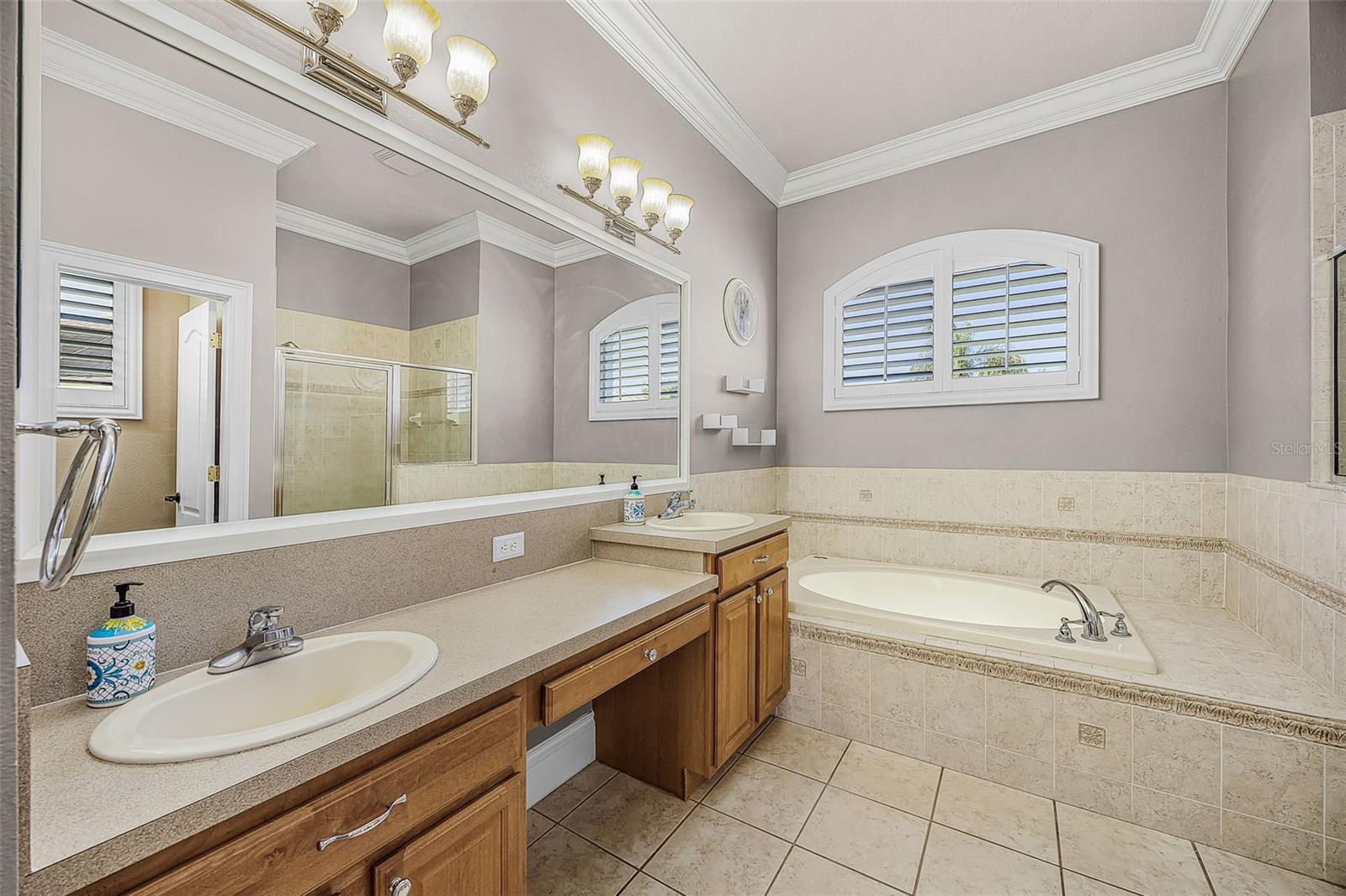 Listing photo id 27 for 2808 Duncan Tree Circle