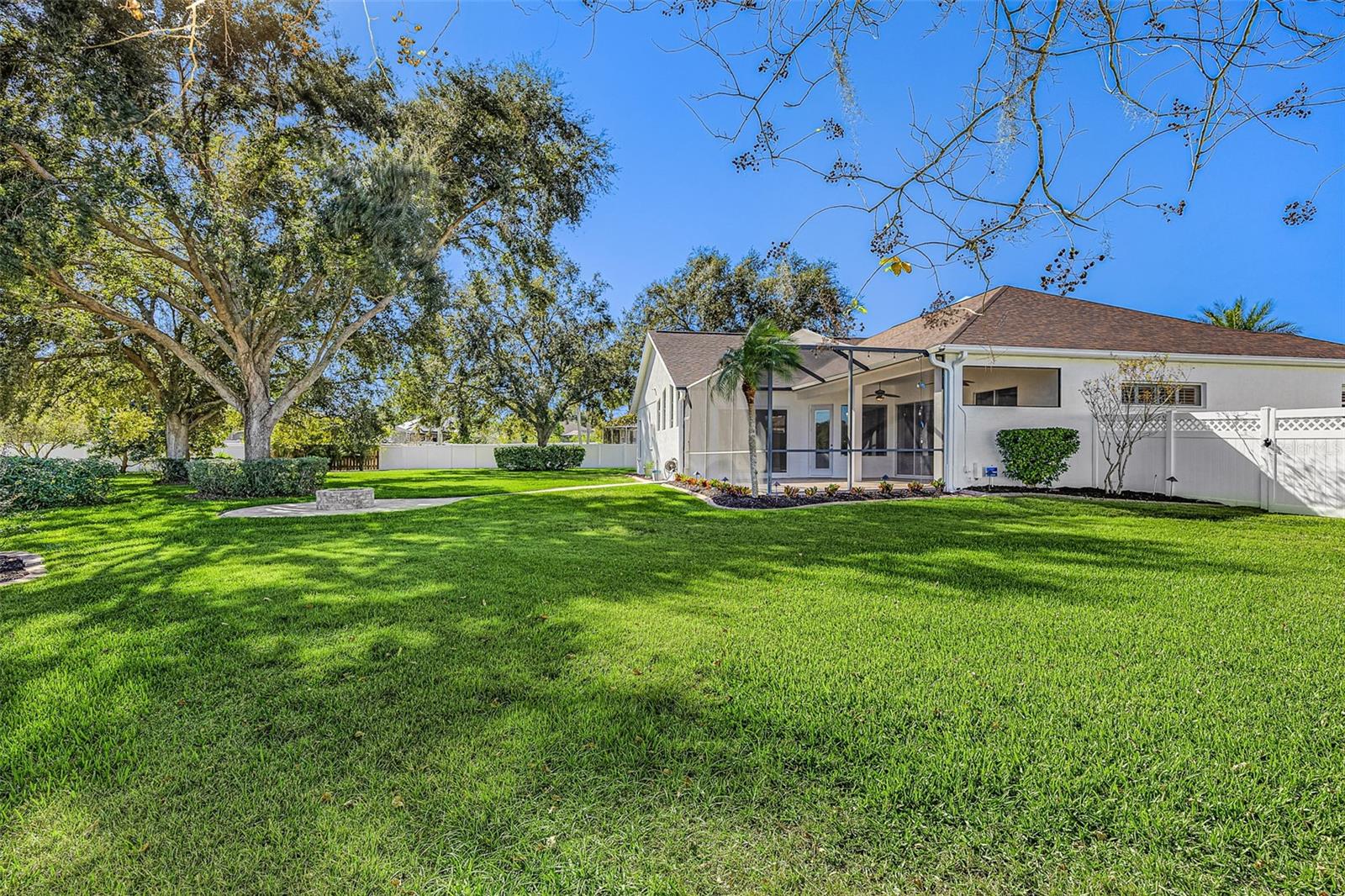 Listing photo id 46 for 2808 Duncan Tree Circle