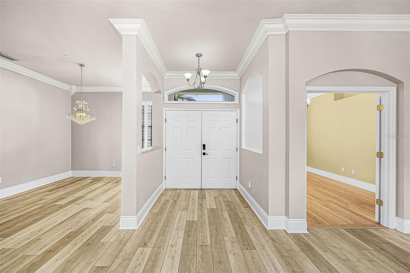 Listing photo id 3 for 2808 Duncan Tree Circle