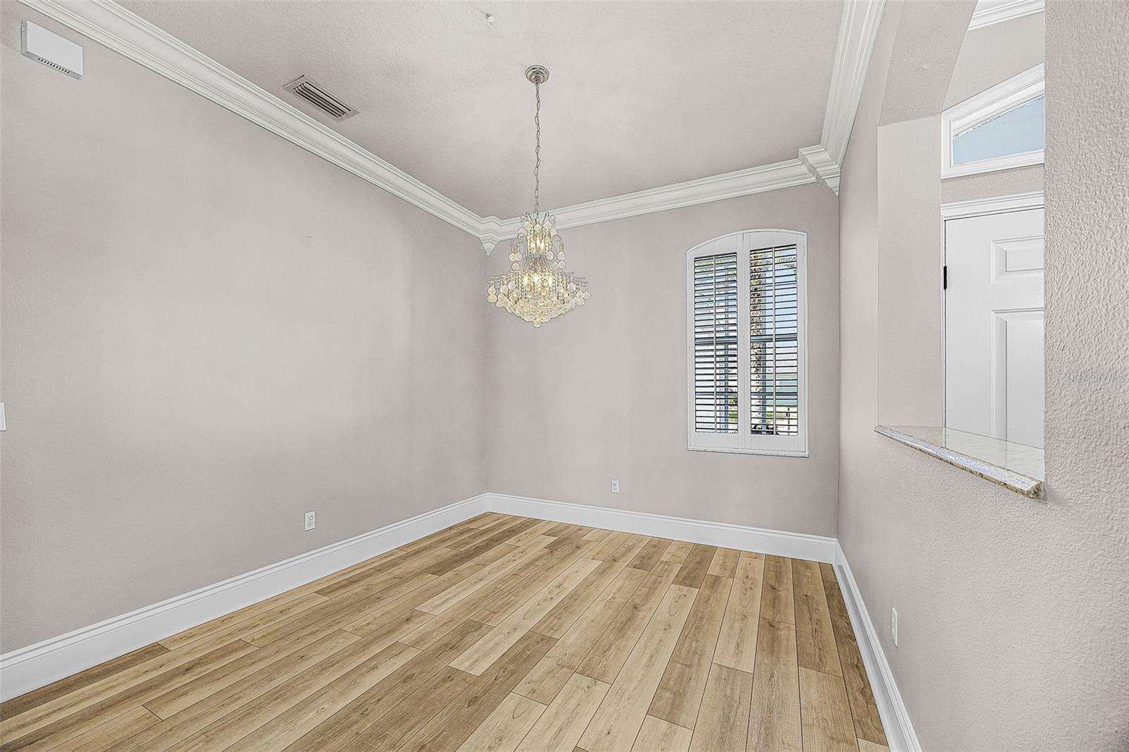 Listing photo id 6 for 2808 Duncan Tree Circle