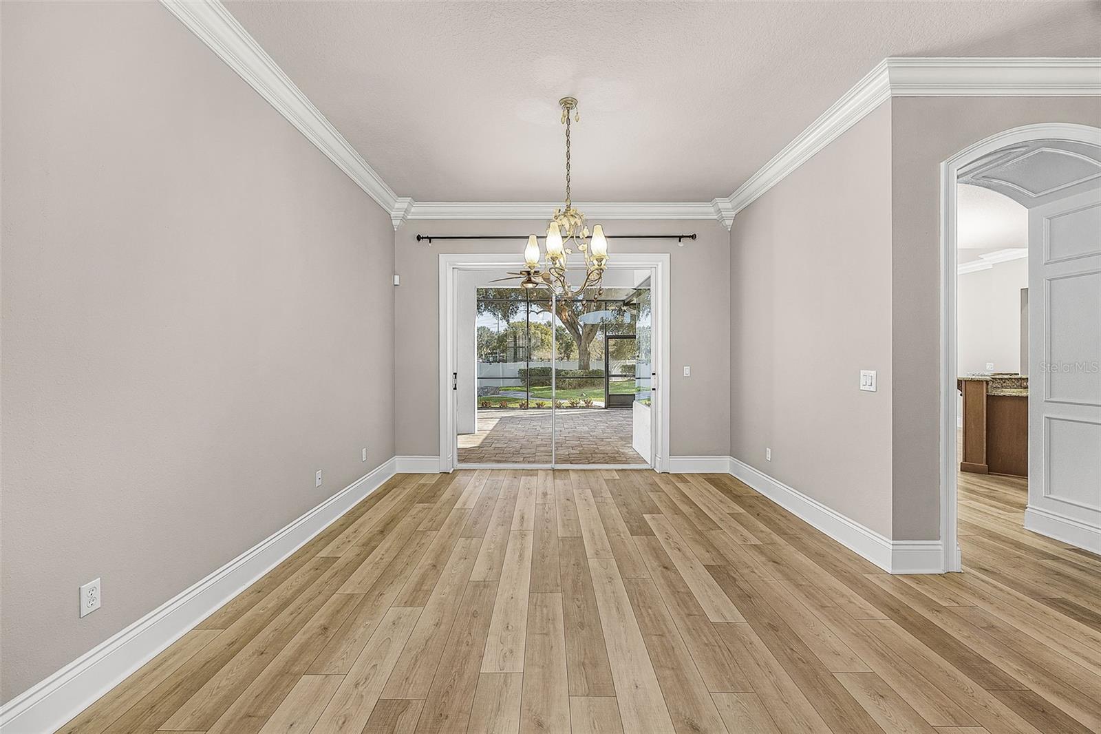 Listing photo id 7 for 2808 Duncan Tree Circle