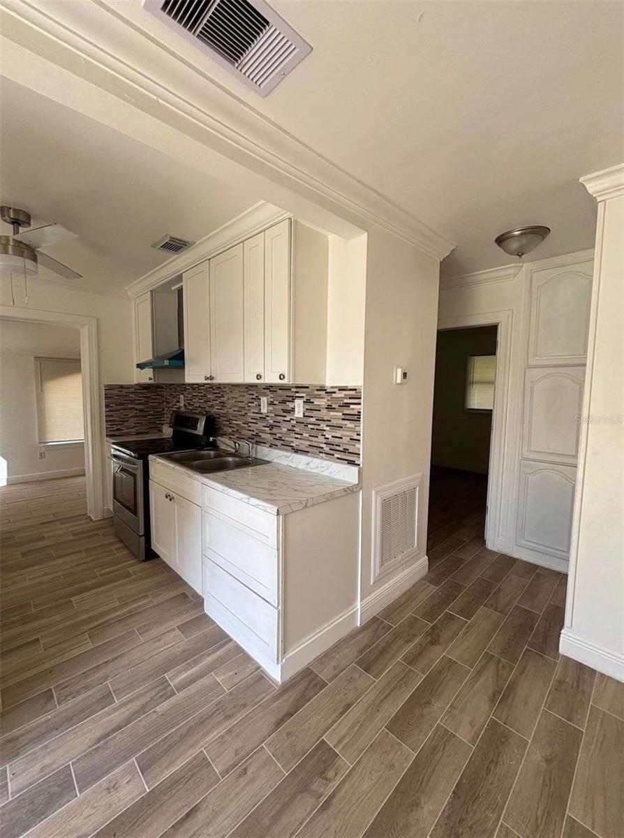 Image 10 of 16 For 3925 Mesa Avenue