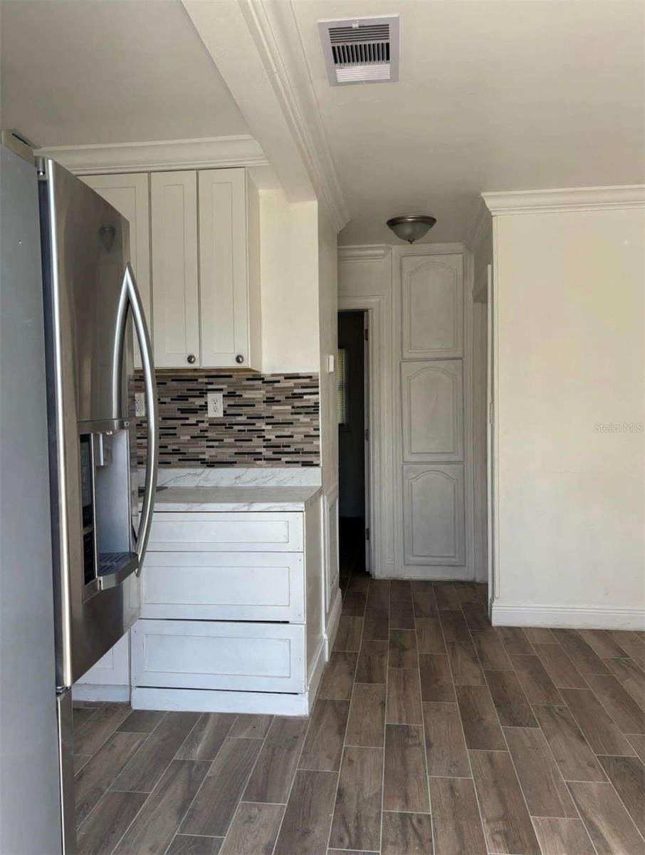 Image 11 of 16 For 3925 Mesa Avenue