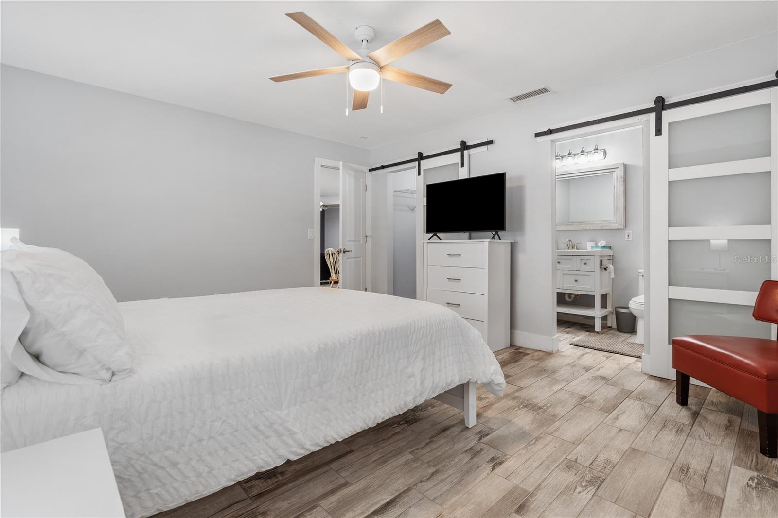 Image 23 of 45 For 1011 67th Avenue Drive W