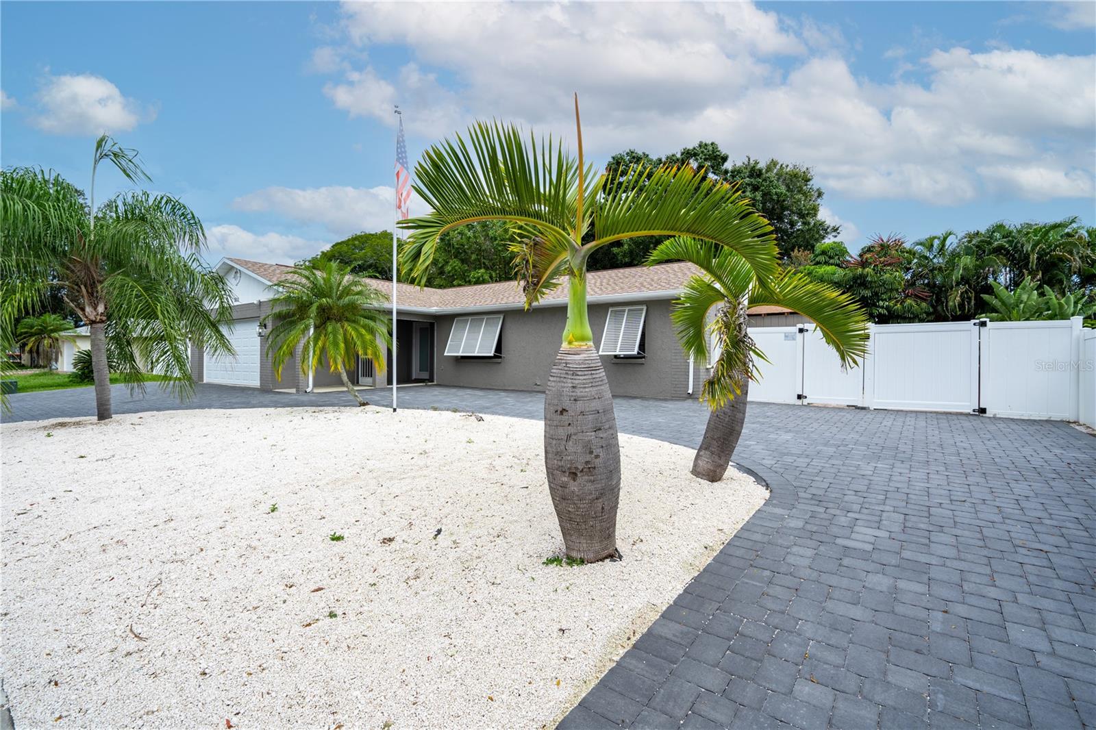 Image 5 of 45 For 1011 67th Avenue Drive W