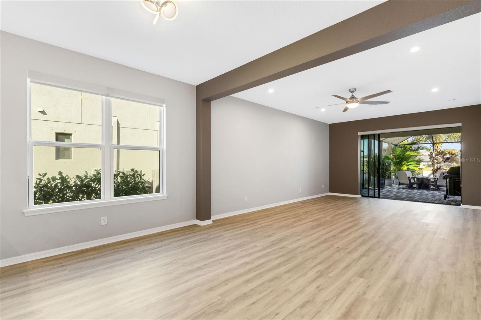 Image 12 of 65 For 5579 Summit Glen