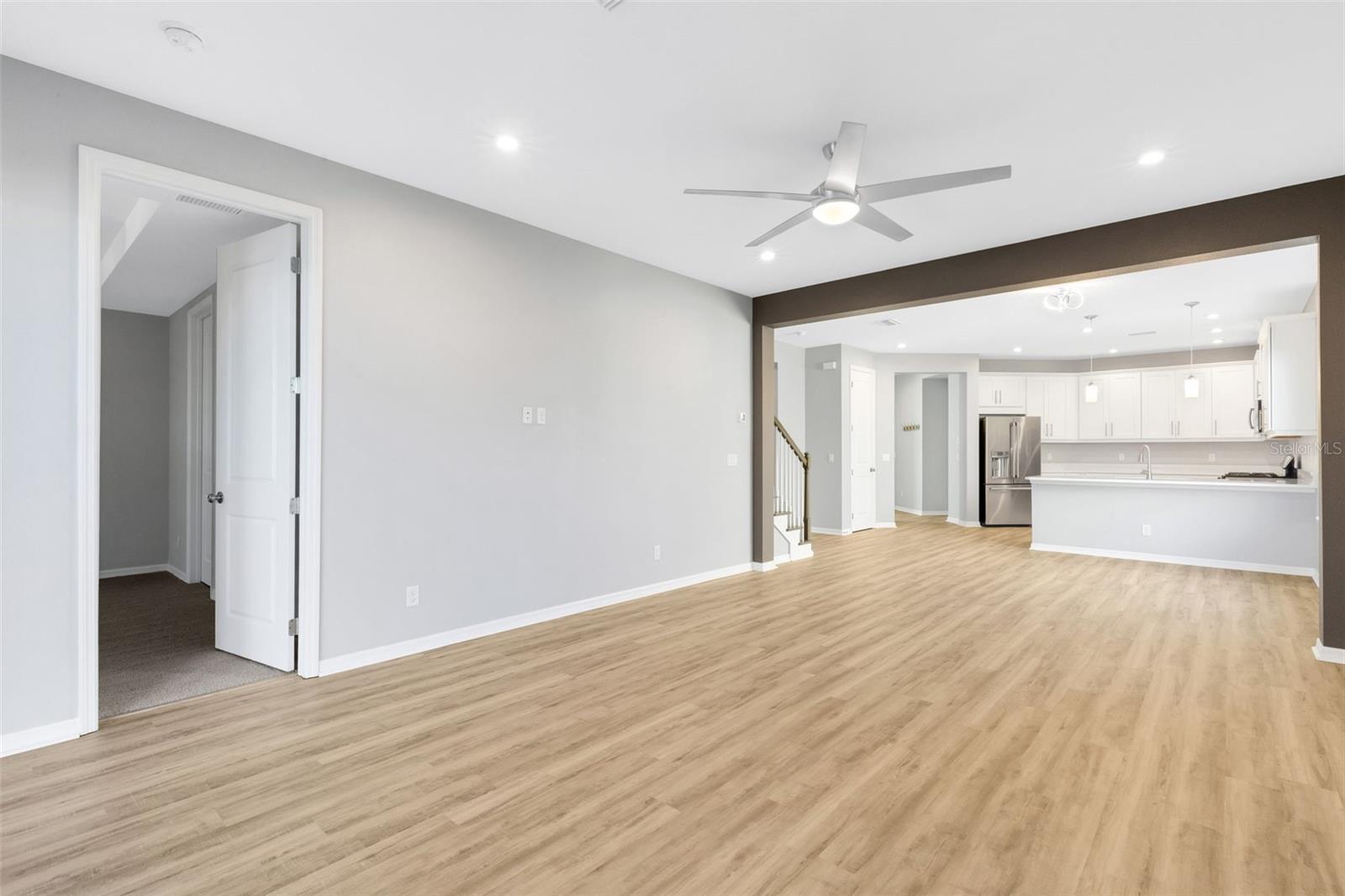 Image 15 of 65 For 5579 Summit Glen