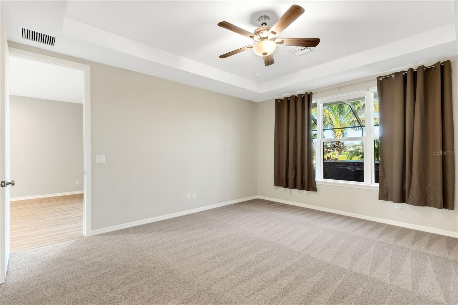 Image 18 of 65 For 5579 Summit Glen