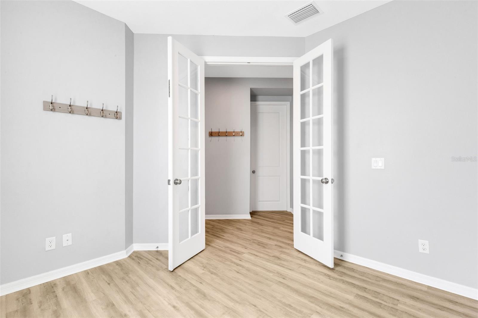 Image 27 of 65 For 5579 Summit Glen