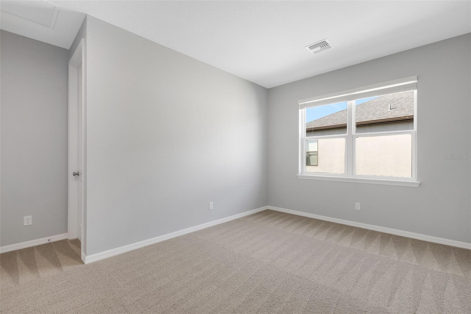 Image 37 of 65 For 5579 Summit Glen