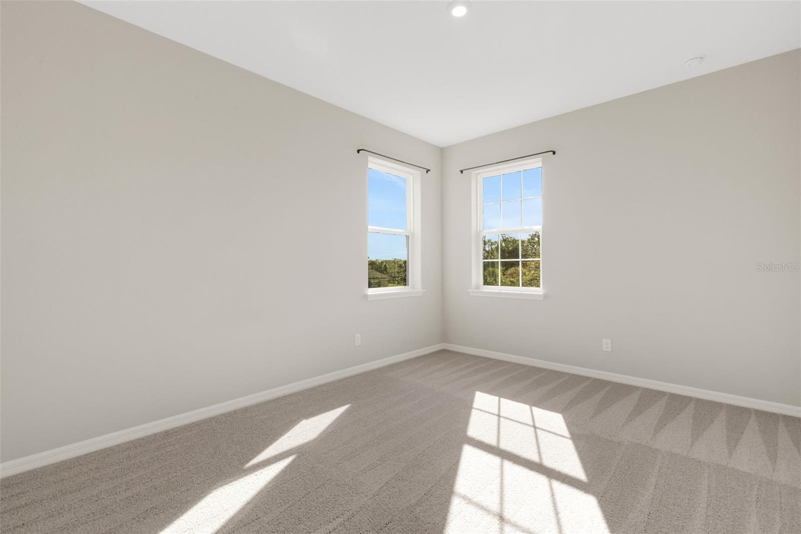 Image 44 of 65 For 5579 Summit Glen