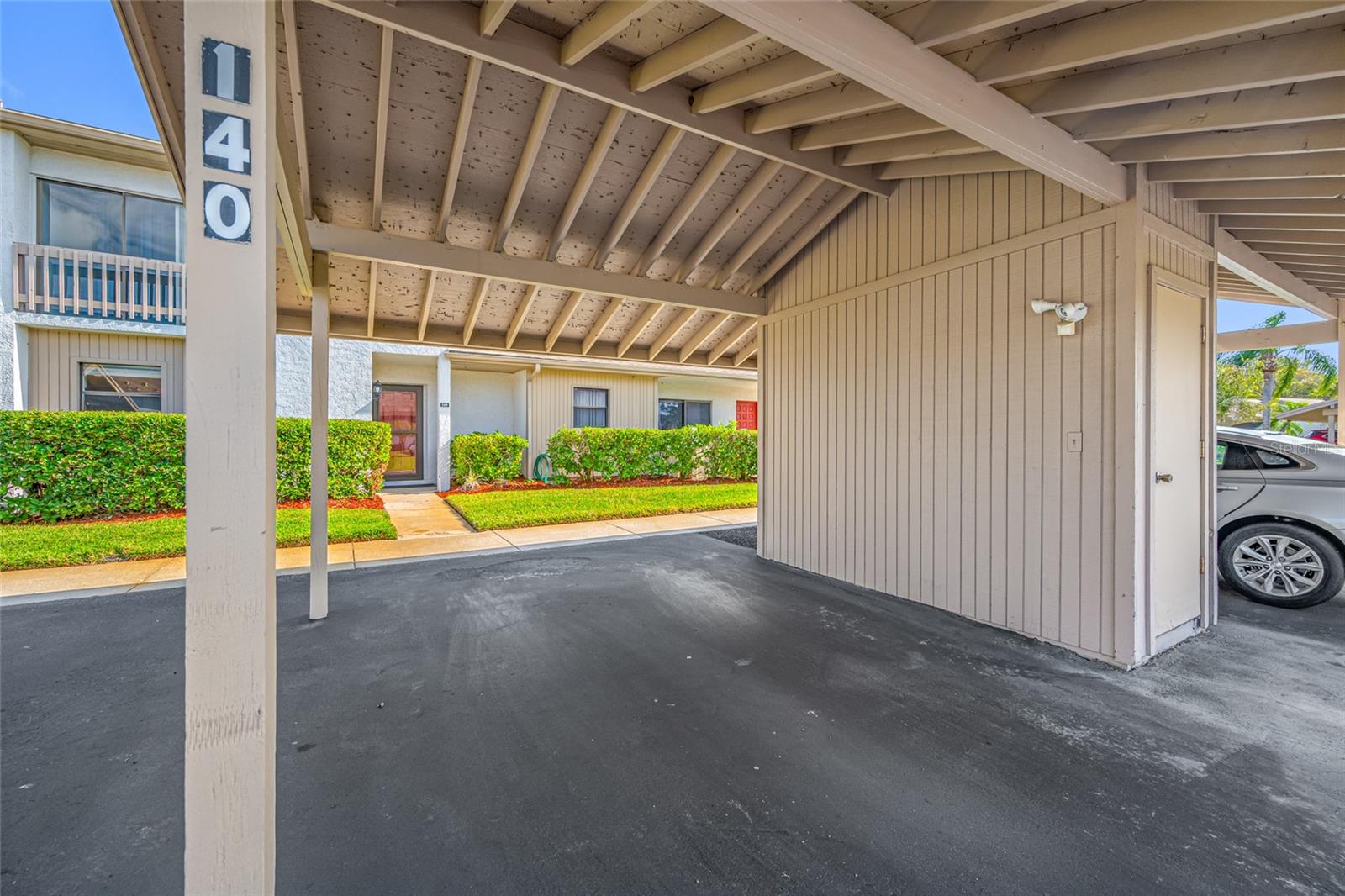 Image 16 of 70 For 140 Michaels Circle