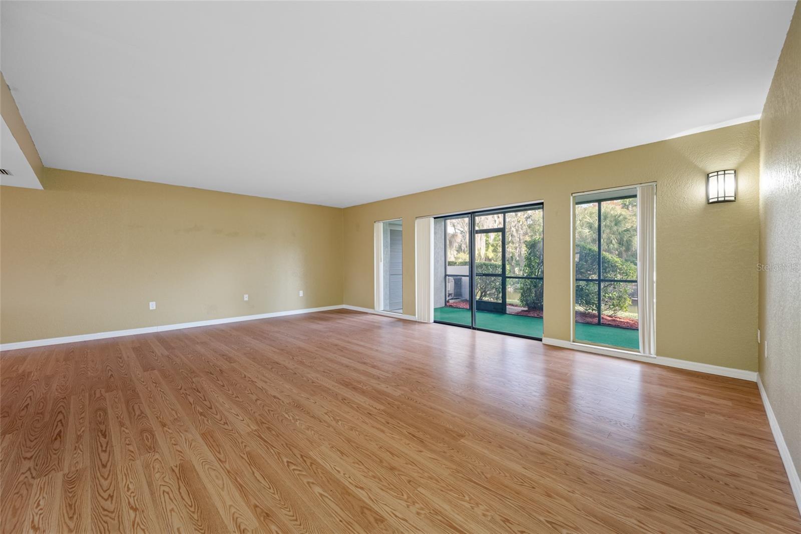 Image 22 of 70 For 140 Michaels Circle