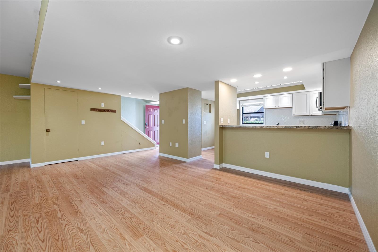 Image 25 of 70 For 140 Michaels Circle