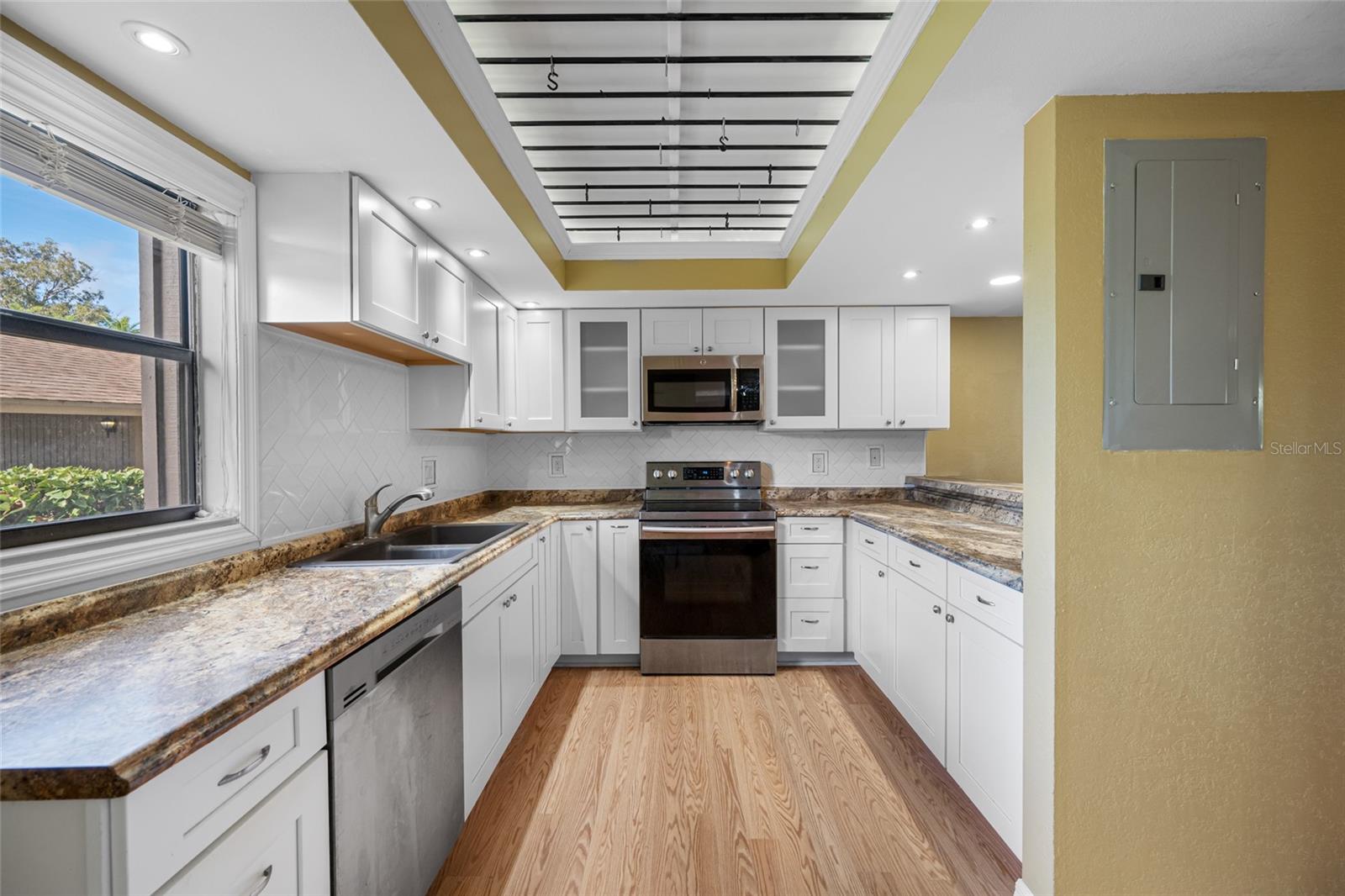 Image 26 of 70 For 140 Michaels Circle