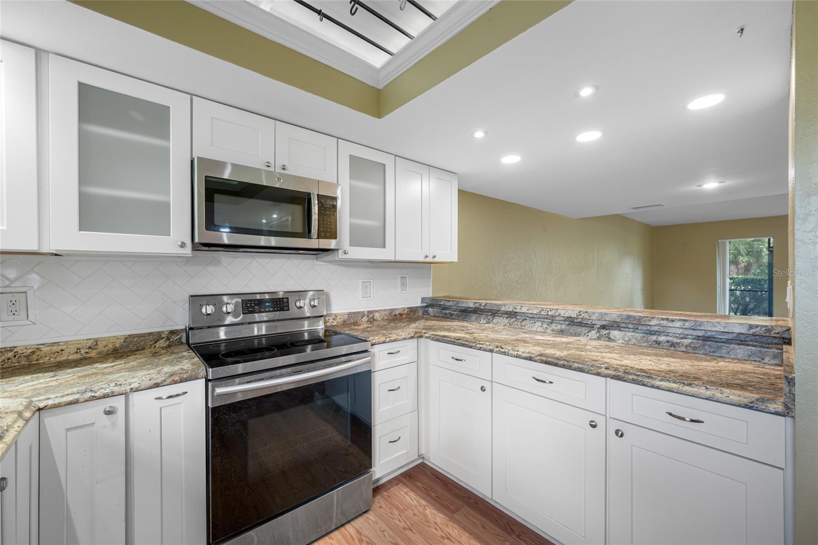 Image 28 of 70 For 140 Michaels Circle