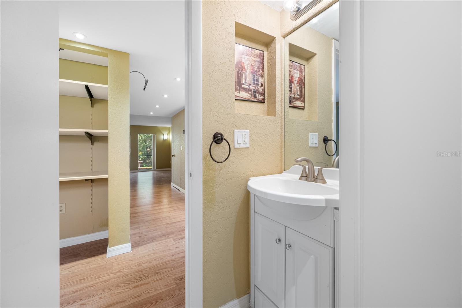 Image 35 of 70 For 140 Michaels Circle