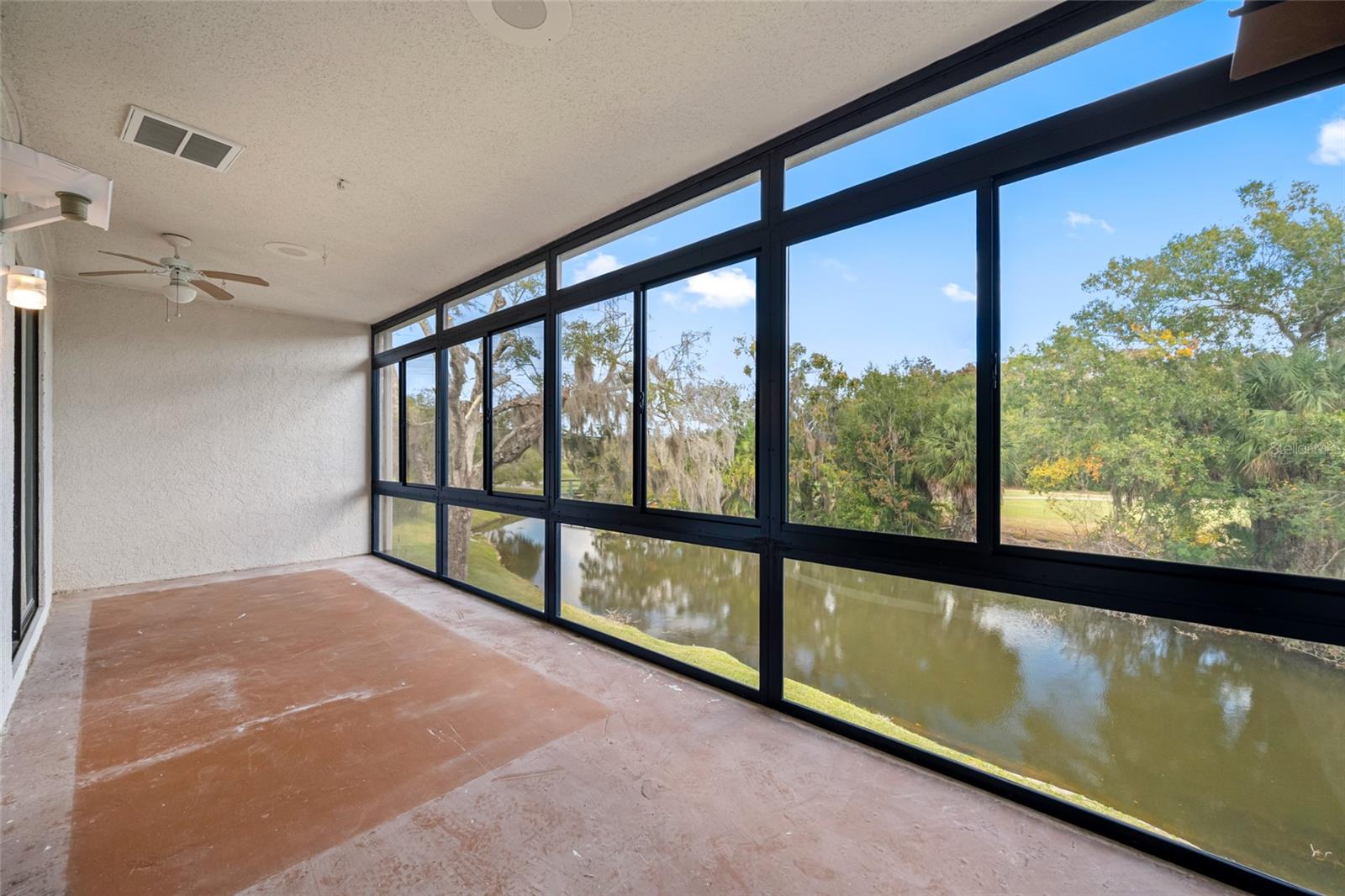 Image 38 of 70 For 140 Michaels Circle