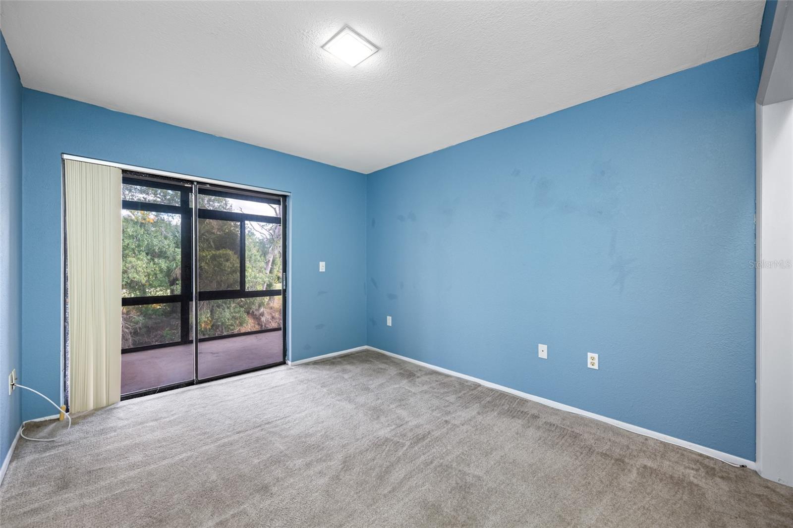 Image 53 of 70 For 140 Michaels Circle