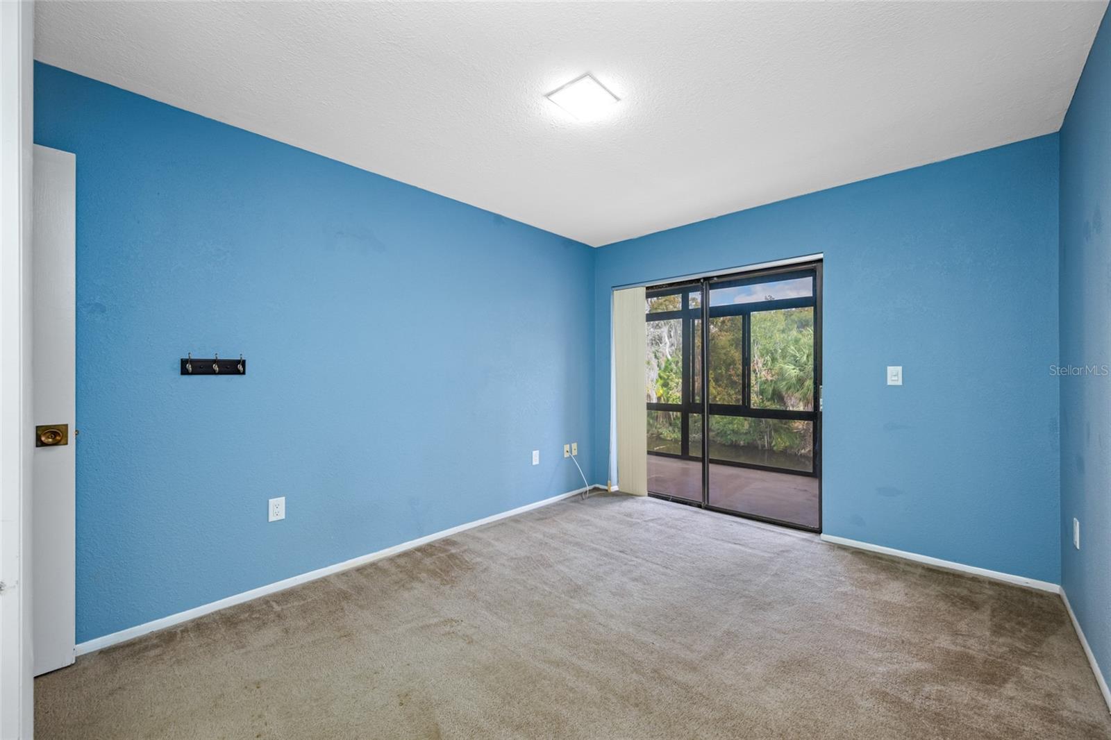 Image 54 of 70 For 140 Michaels Circle