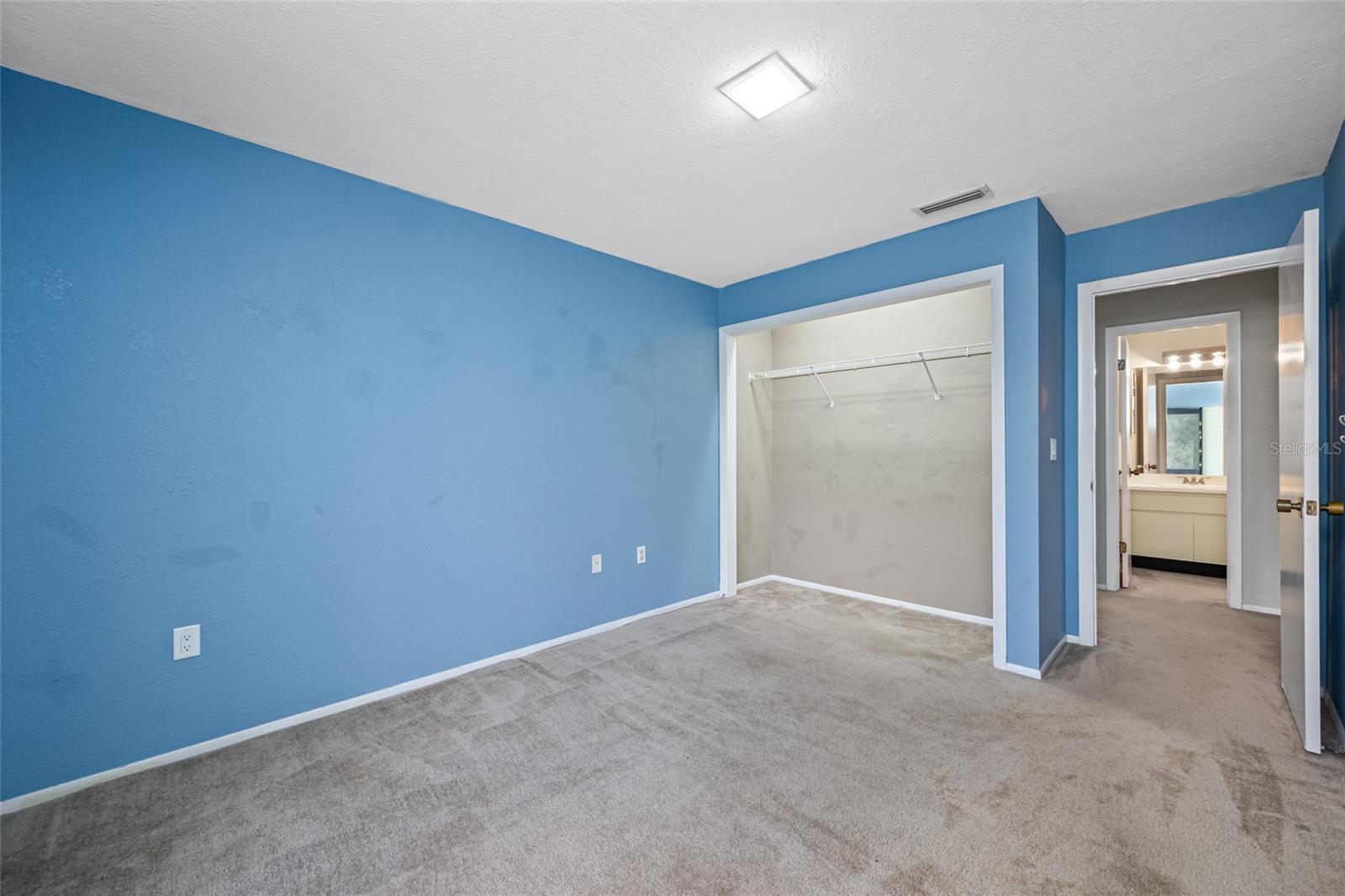 Image 55 of 70 For 140 Michaels Circle