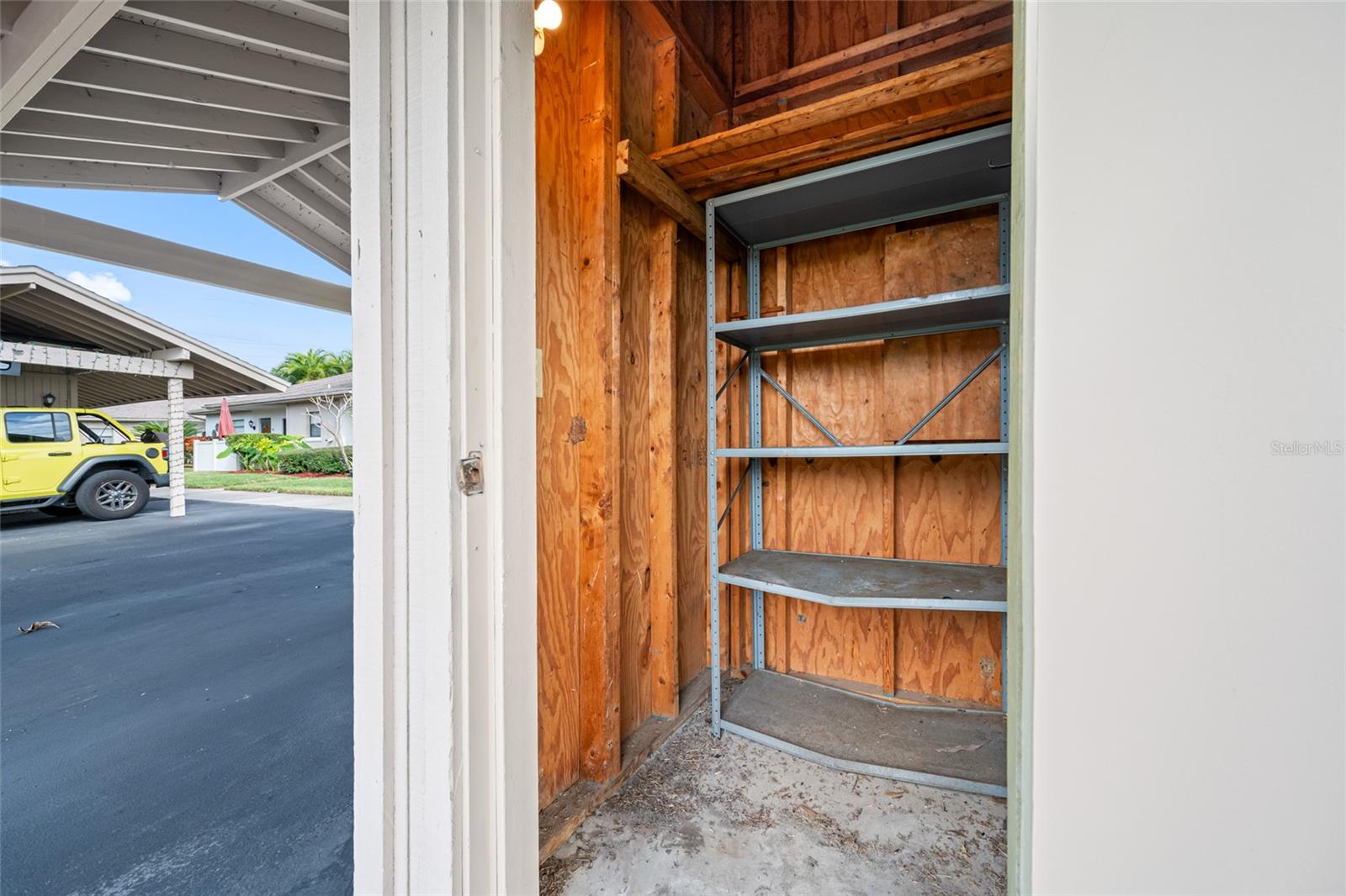 Image 57 of 70 For 140 Michaels Circle