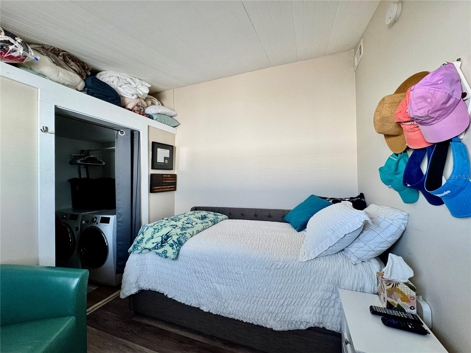 Image 19 of 45 For 6519 Texas Street