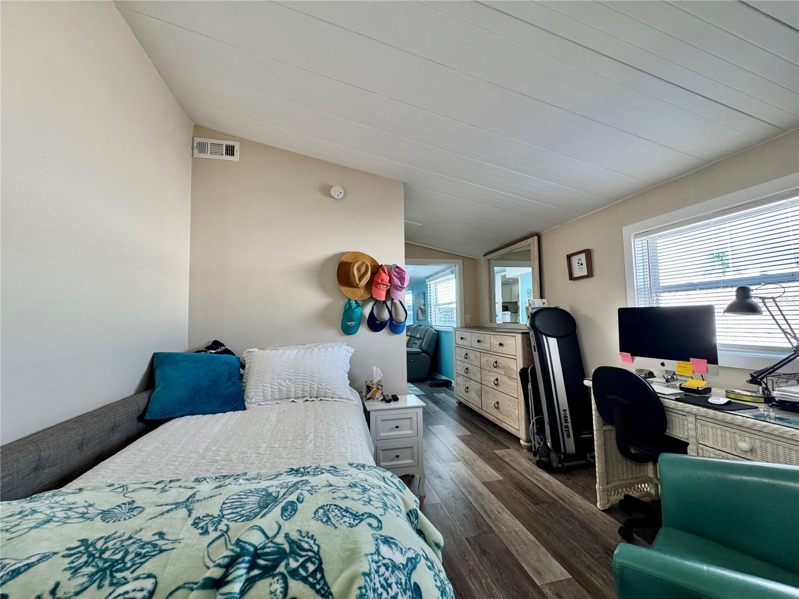 Image 20 of 45 For 6519 Texas Street