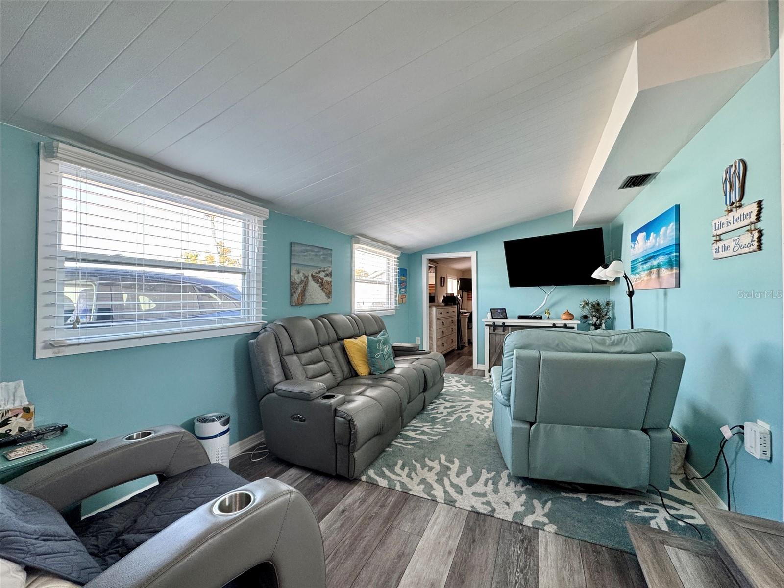 Image 8 of 45 For 6519 Texas Street