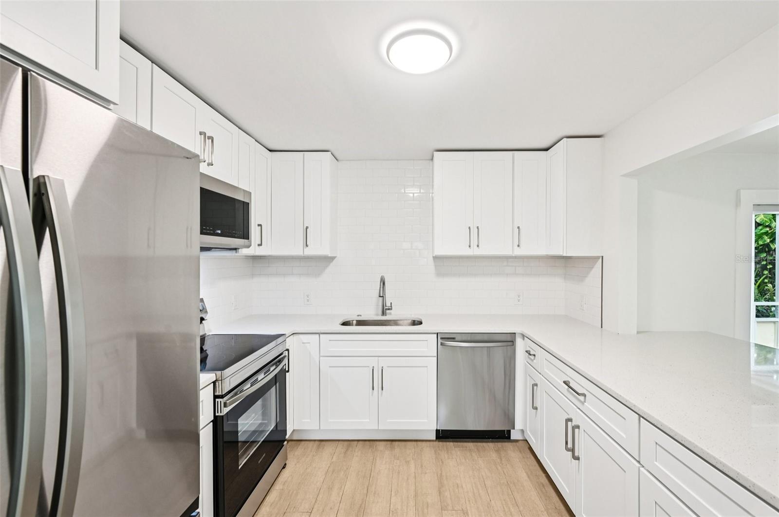 Image 11 of 32 For 3182 Hatton Street