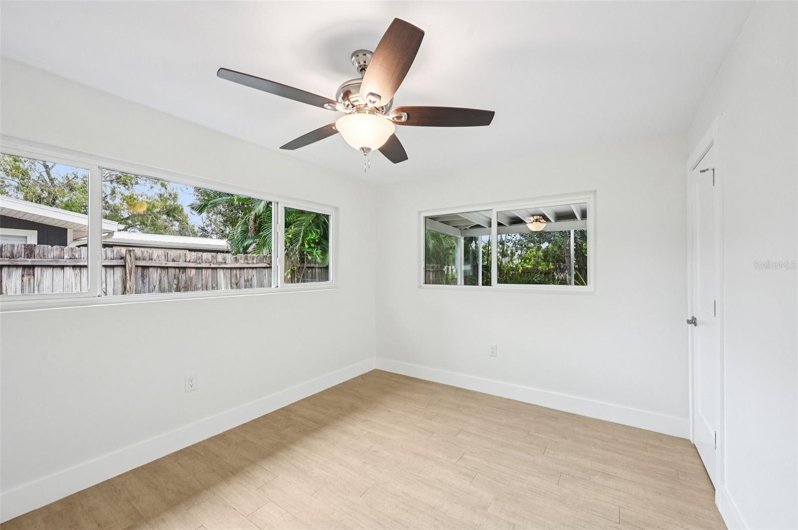 Image 17 of 32 For 3182 Hatton Street