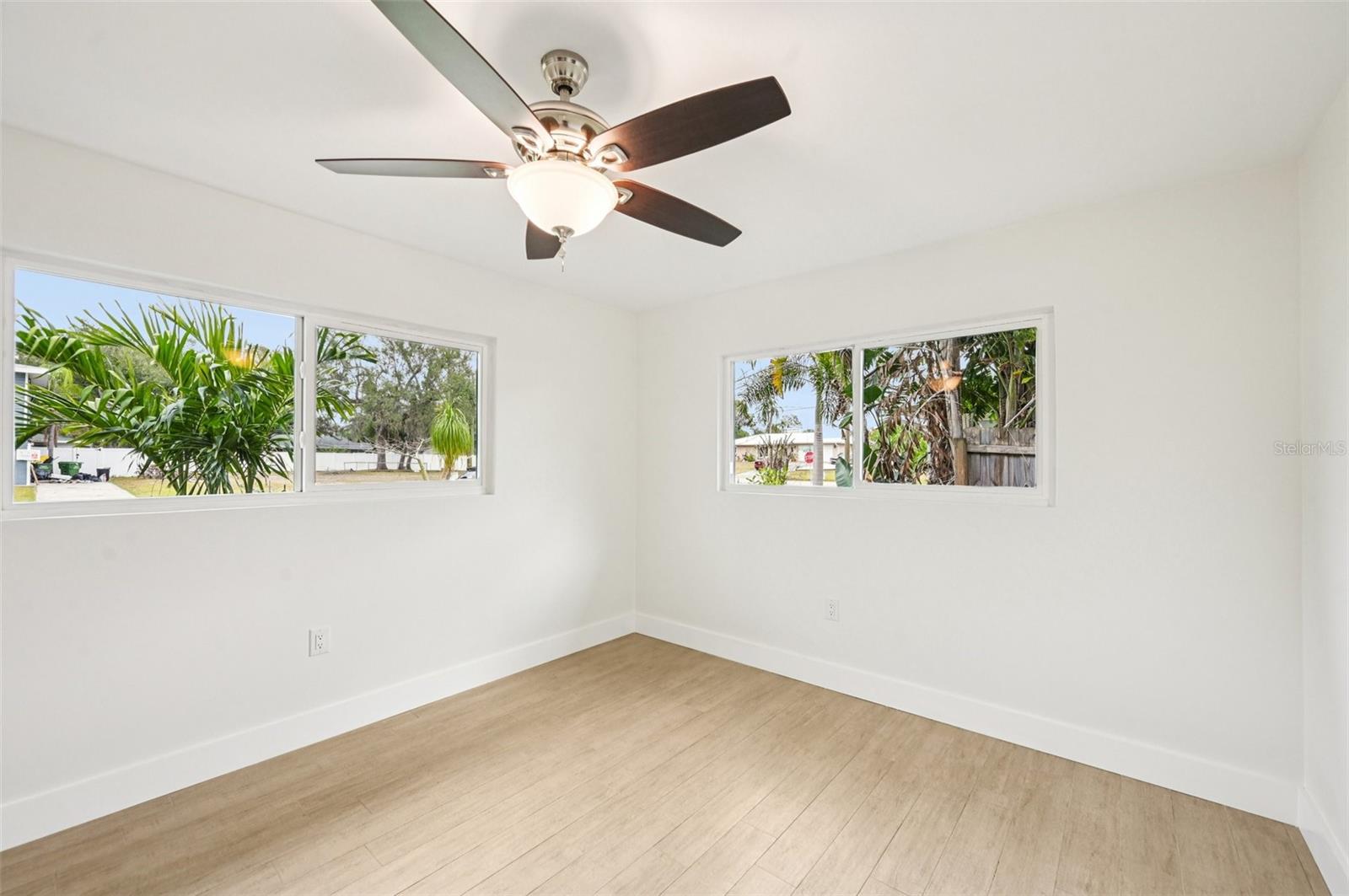 Image 20 of 32 For 3182 Hatton Street