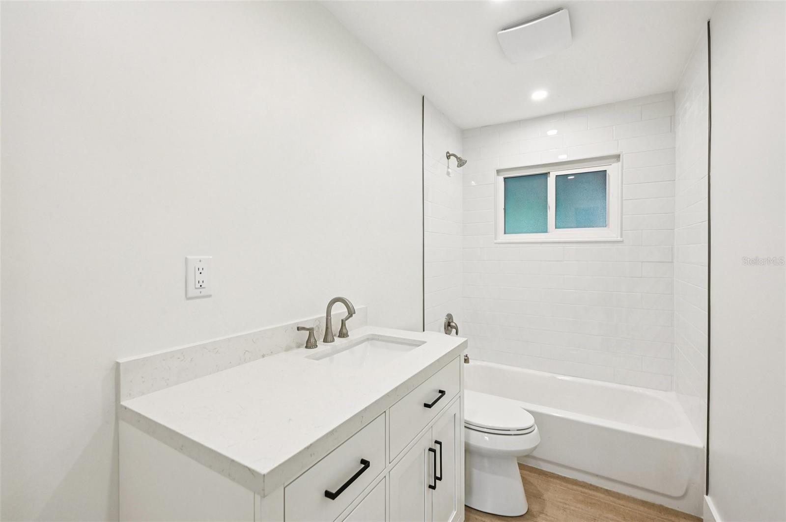 Image 23 of 32 For 3182 Hatton Street