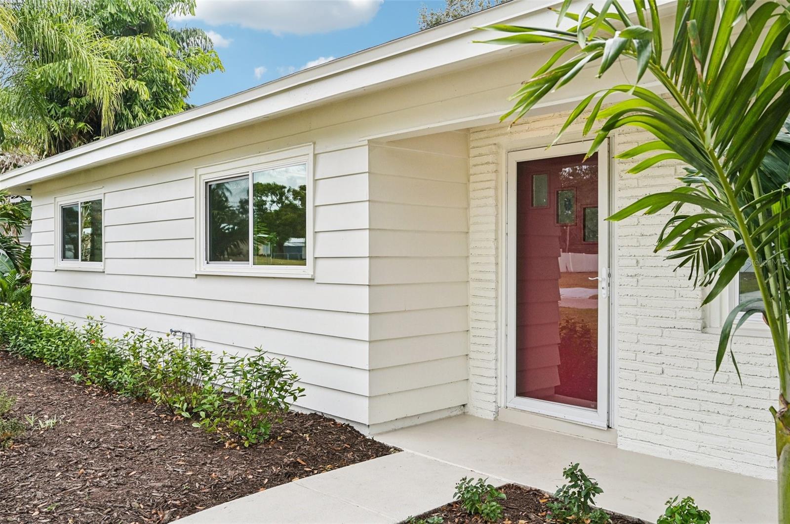 Image 3 of 32 For 3182 Hatton Street