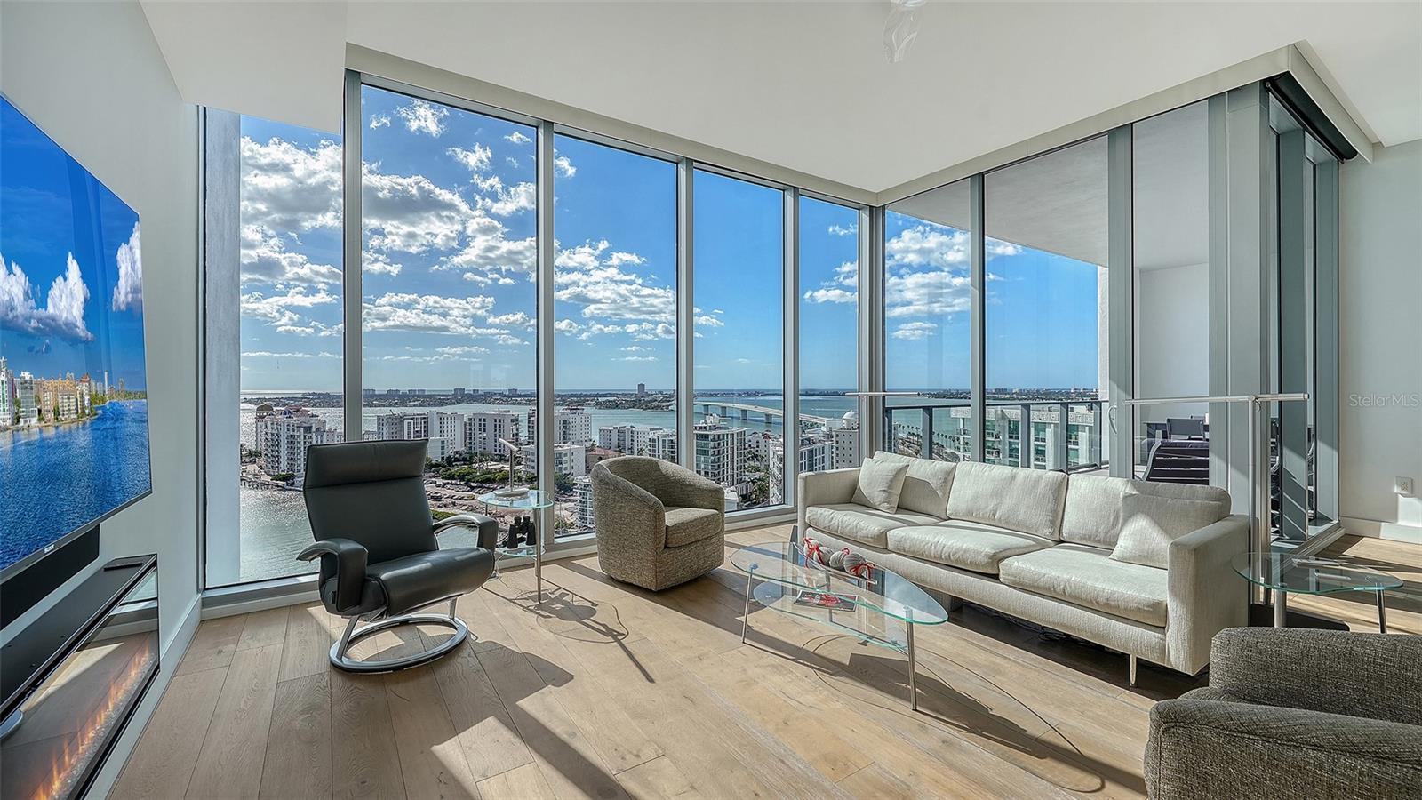 Image 17 of 66 For 1155 Gulfstream Avenue 1704