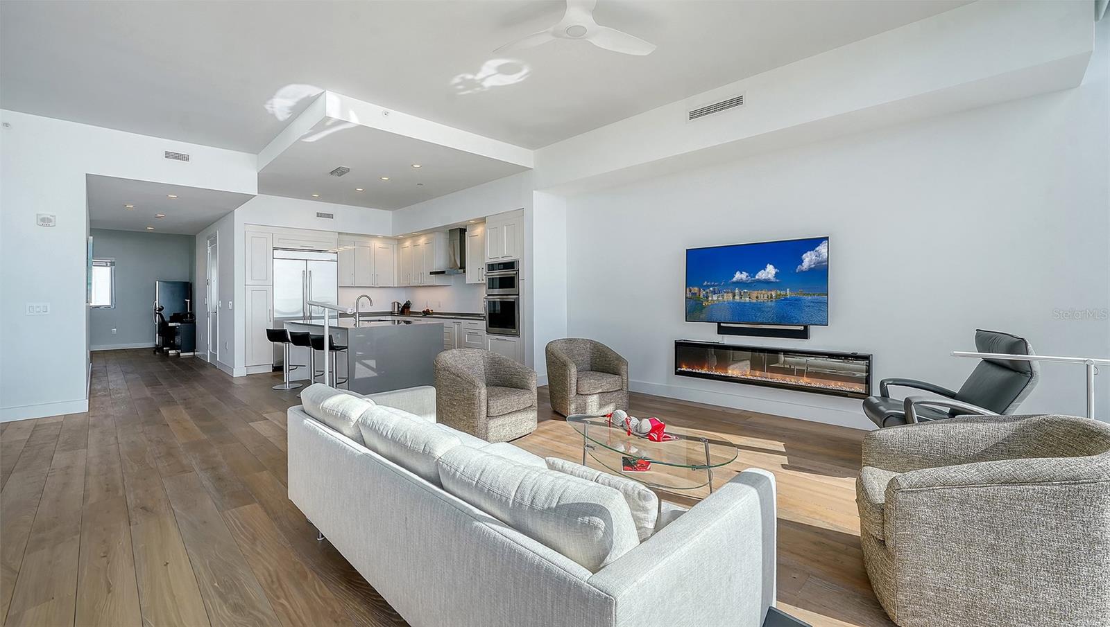 Image 23 of 66 For 1155 Gulfstream Avenue 1704