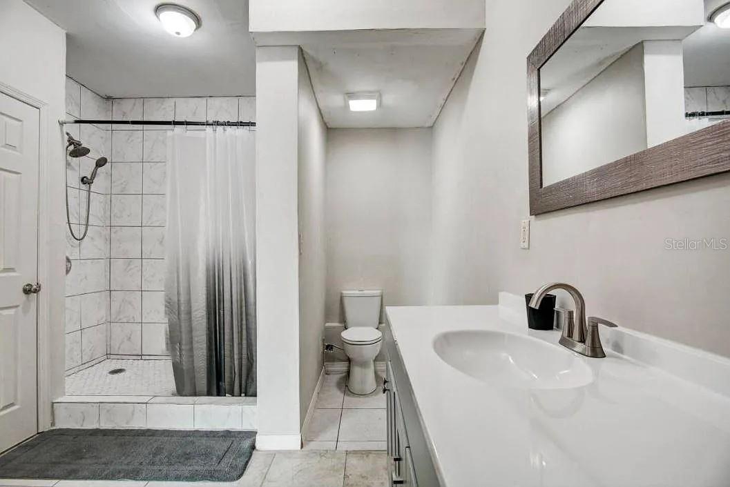 Image 11 of 18 For 1002 Vine Avenue