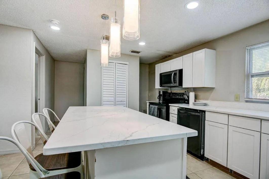 Image 14 of 18 For 1002 Vine Avenue