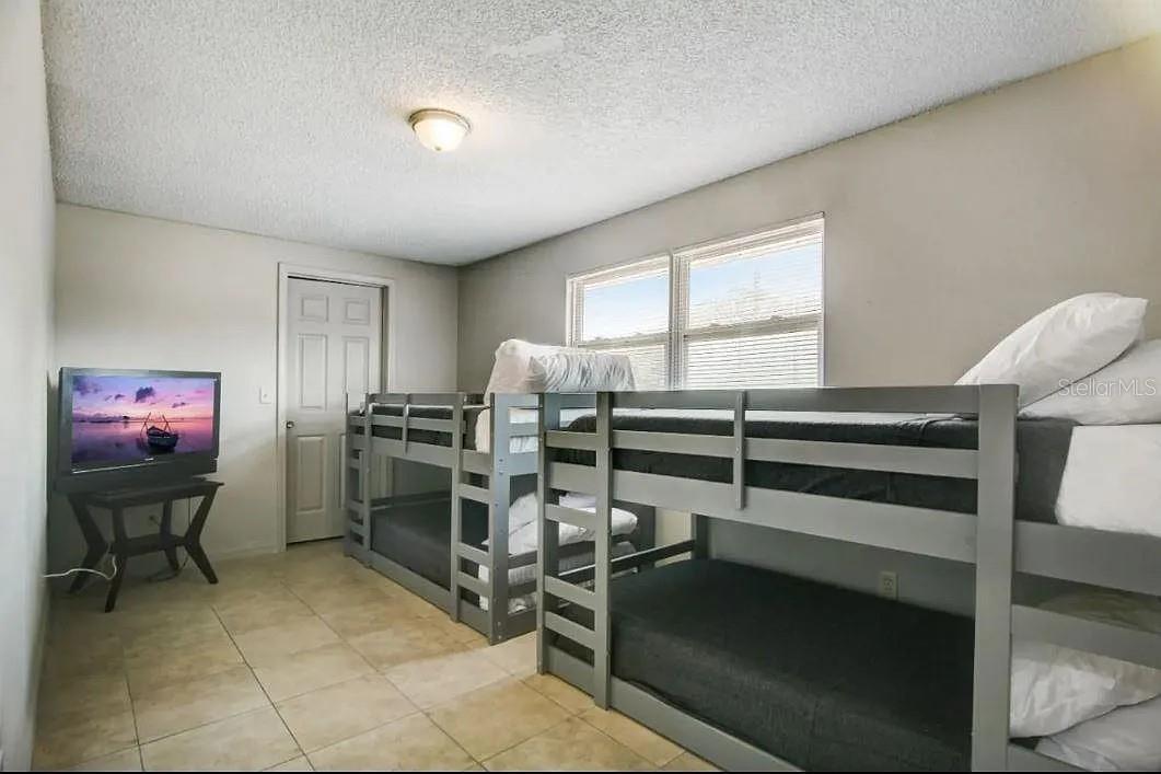 Image 17 of 18 For 1002 Vine Avenue