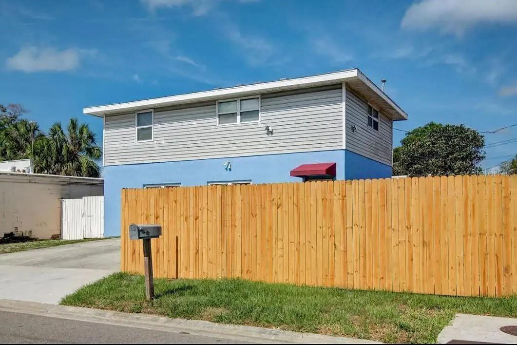 Image 3 of 18 For 1002 Vine Avenue