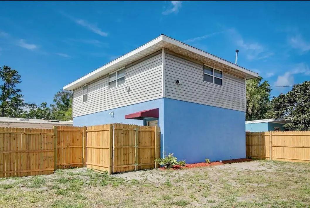 Image 4 of 18 For 1002 Vine Avenue